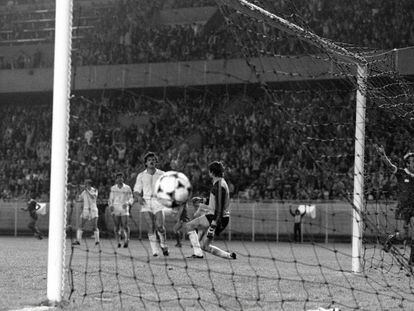 Kennedy celebra el gol al Madrid en la final de 1981.