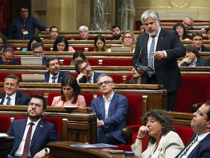 El presidente del grupo parlamentario de Junts, Albert Batet, durante la sesión de control del Parlament.

Albert Batet, Presidente de Junts per Cat, durante la sesion de control al Gobierno durante el Pleno del Parlament de Catalunya.