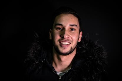 Hamza Takhneni, 18 años, Fez, Marruecos.
Estudiante de peluquería.
Edad de llegada a España: 17 años.
Centro de Primera Acogida de Hortaleza (Madrid).
No ha recibido ninguna paga en ningún centro de menores de España.