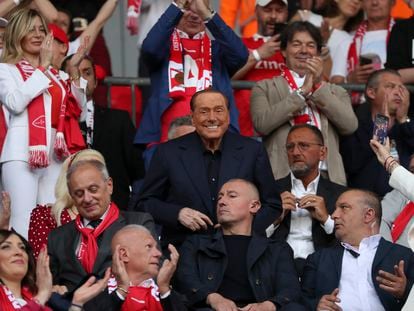 Berlusconi, durante las celebraciones del ascenso del Monza a la Serie A, el 31 de mayo en la ciudad italiana el mismo nombre.