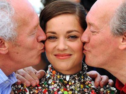 Los hermanos Dardenne y su nueva musa, Marion Cotillard. 