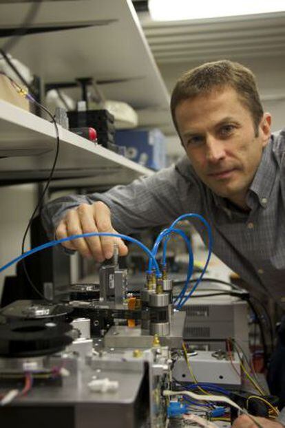 En IBM Research, Mark Lantz y su equipo trabajan en cintas magnéticas para la preservación de los datos a largo plazo.
