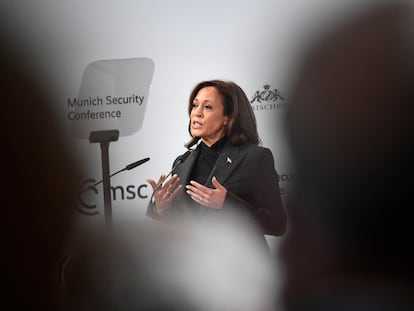 La vicepresidenta estadounidense, Kamala Harris, se dirige este sábado a los participantes en la Conferencia de Seguridad de Múnich.