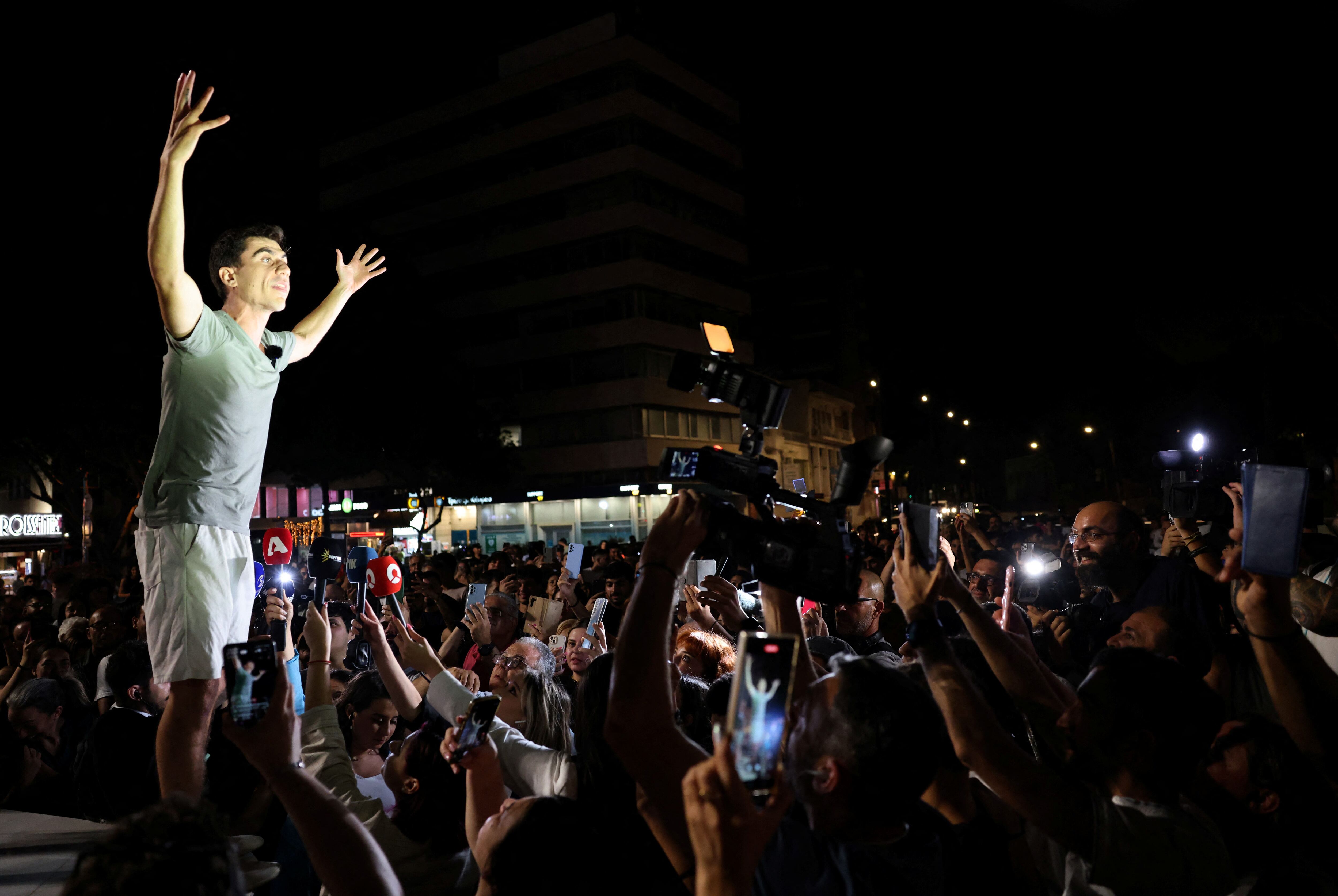 El ‘youtuber’ Fidias revoluciona la política en Chipre: “No me lo puedo creer… ¡Soy eurodiputado!”