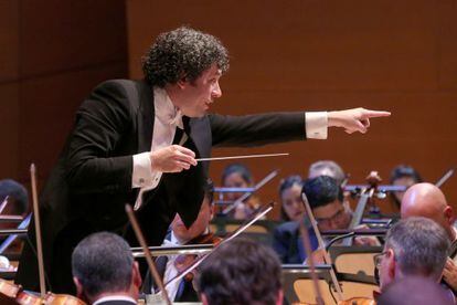 Gustavo Dudamel en el Walt Disney Concert Hall, en Los Ángeles, el 29 de septiembre.