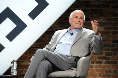 El psicólogo Daniel Kahneman habla en el escenario durante The New Yorker TechFest 2016, el 7 de octubre de 2016.