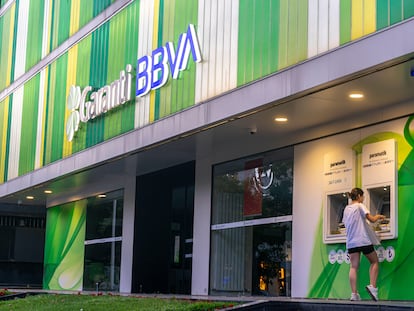 Edificio de Garanti BBVA en Estambul, Turquía.