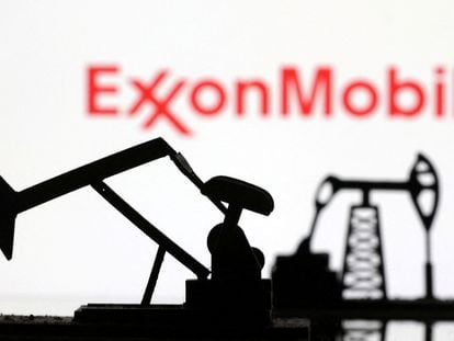 FILE PHOTO: ExxonMobil logo is seen in this illustration taken, October 6, 2023. REUTERS/Dado Ruvic/Illustration/File Photo