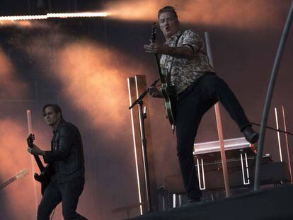 Josh Homme, líder de Queens of the Stone Age, durante su concierto de anoche en el Mad Cool.