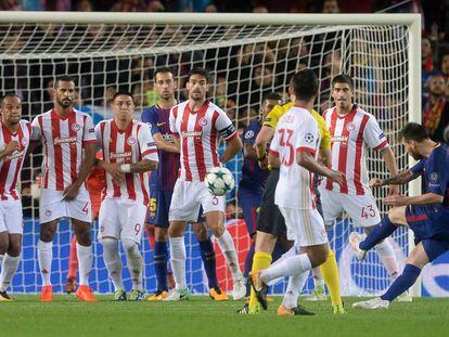 Messi, en la falta que convirtió en gol.