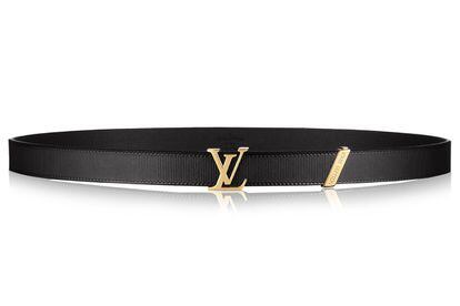 Cinturón de piel de Louis Vuitton con emblema de la firma (335 euros).