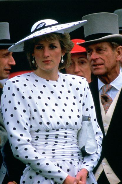 Lady Di con vestido de lunares de Victor Edelstein en Ascot en 1986.