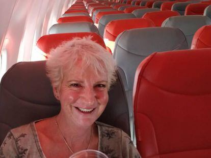 Karen Grieve durante el vuelo con destino Creta.