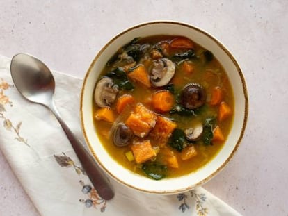 Sopa de verduras de otoño