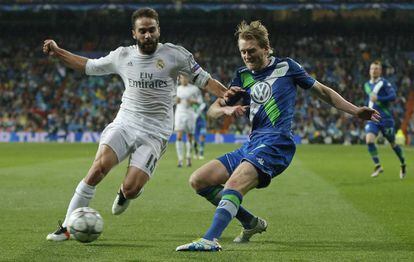 Carvajal frena un avance de Schürrle.
