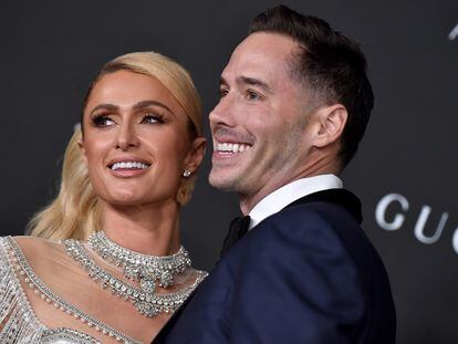 Paris Hilton y su marido Carter Reum en la gala LACMA, celebrada en Los Ángeles, el 6 de noviembre de 2021.