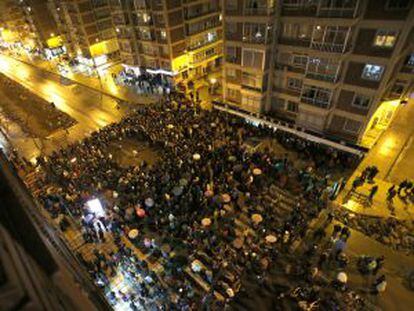 Vista de la protesta en la calle de Vitoria desde arriba.