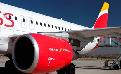 Avión A320 de Iberia Express en el aeropuerto de Madrid-Barajas.