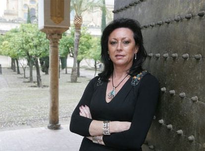 Dolores Jiménez Aguilar, en el Patio de los Naranjos de Córdoba.