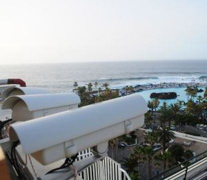 Cámaras emplazadas en la terraza del Hotel Tenerife Playa, en Puerto de la Cruz.