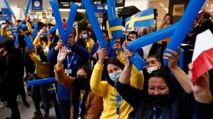 Workers welcome visitors to the newly inaugurated IKEA store in Santiago, on August 10, 2022. - Swedish furniture and home furnishings retailer Ikea opened its first shop in South America in Santiago de Chile on Wednesday, the start of its announced expansion into the region. (Photo by JAVIER TORRES / AFP)