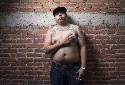 Josafat Ramírez, 27 años, tatuado por su amigo 'Homie', en el barrio de Tepito.