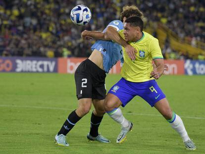 Vitor Roque, con la selección de Brasil sub20, el pasado febrero en un partido contra Uruguay.