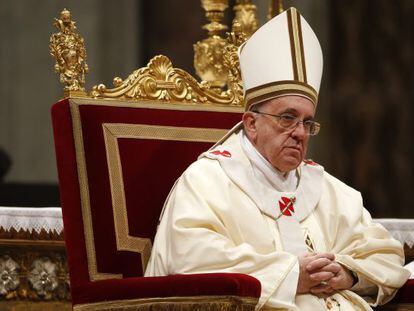 El papa Francisco en una misa celebrada oen San Pedro.