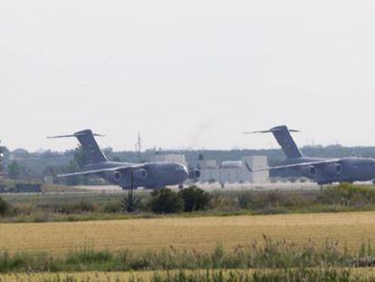 Aviones de transporte de la Fuerza A&eacute;rea de Estados Unidos, en la base de Mor&oacute;n de la Frontera. 