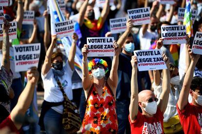 Una protesta celebrada el pasado mayo a favor del proyecto de ley Zan.