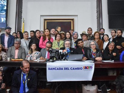 Bancada del Pacto Histórico durante la rueda de prensa, en Bogotá, el 31 de mayo de 2023.