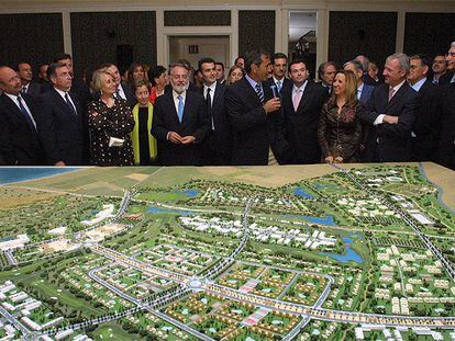 Presentación de la maqueta de Novo Carthago, en junio de 2003.