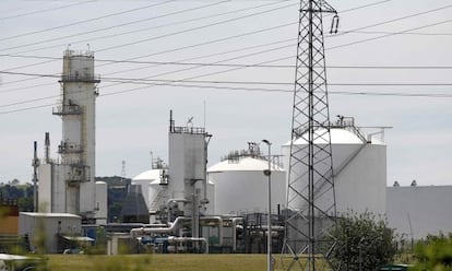 Visió de la fàbrica de gas on s'ha produït l'atemptat