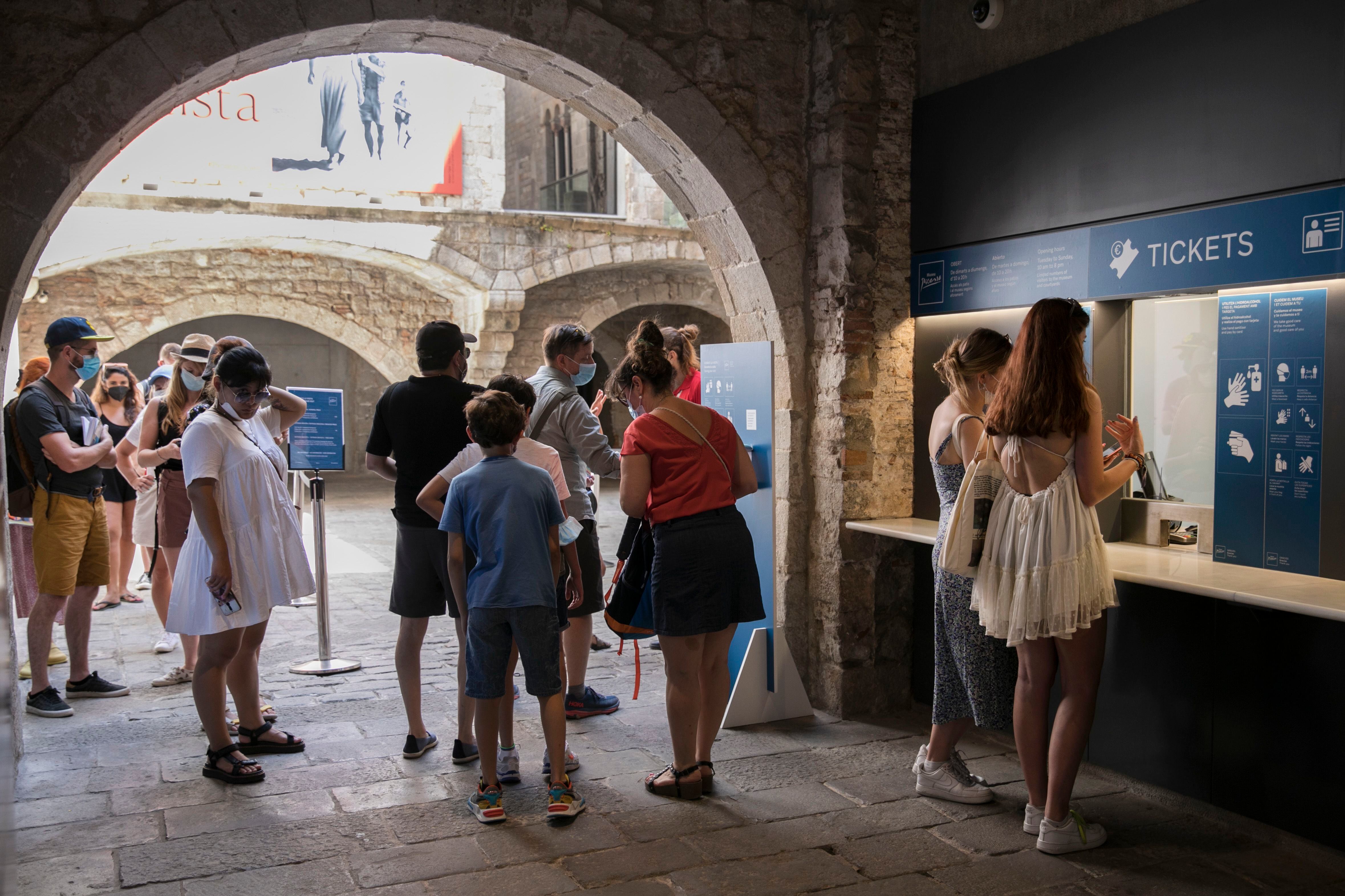 18/08/2021 - Barcelona - En la imagen turistas visitando el Museo Picasso de Barcelona. Foto: Massimiliano Minocri