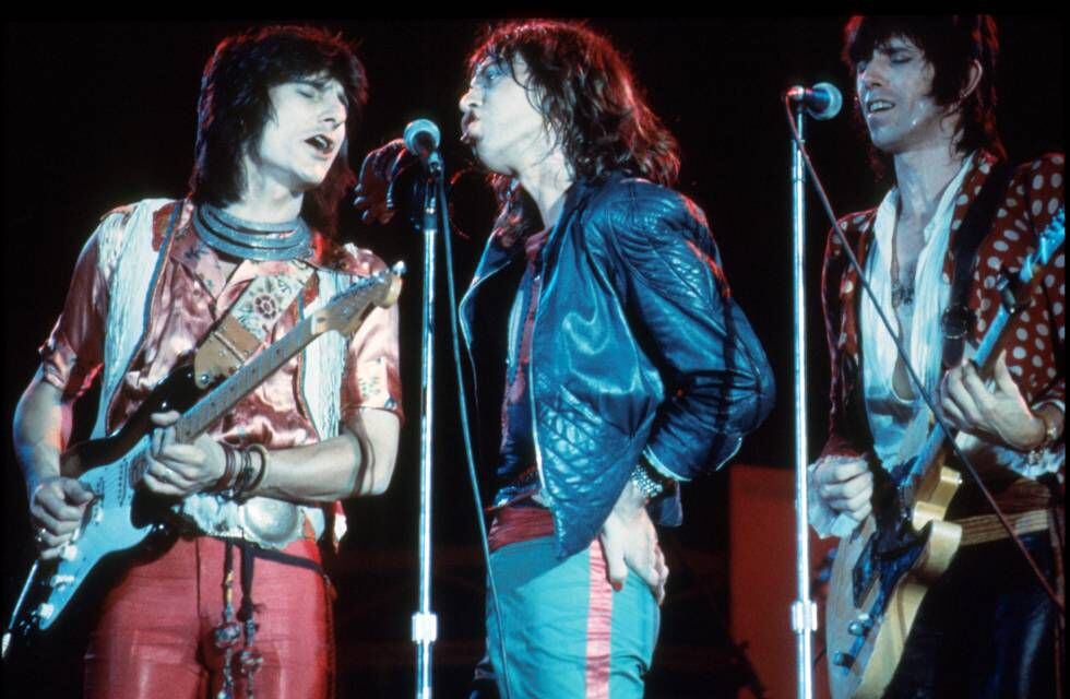 Ronnie Wood, Mick Jagger y Keith Richards en una actuación en Hertfordshire, en 1976.