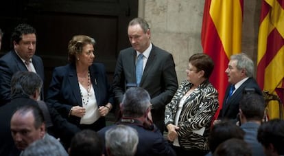 Fabra, tras la presentación del plan de empleo, con Rita Barberá, Luisa Pastor y Alfonso Rus.