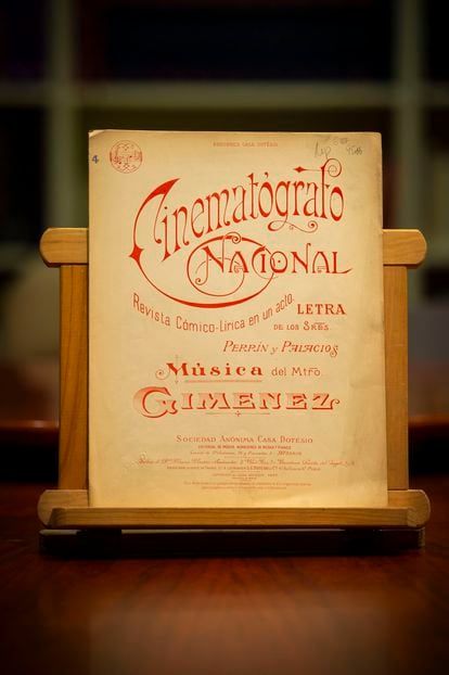 Partitura de 'Cinematógrafo Nacional', de 1907, libreto de Guillermo Perrín y Miguel Palacios, música de Gerónimo Giménez, en el archivo de la SGAE. Foto: JUAN BARBOSA. 