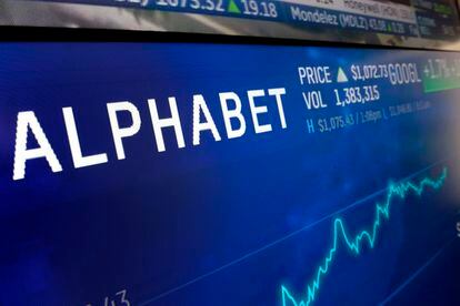 Pantalla de cotización que muestra la evolución de Alphabet en Bolsa.