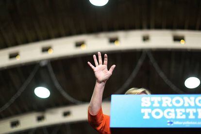 Imagen de Clinton en un mitin en agosto que publicó un medio haredí.