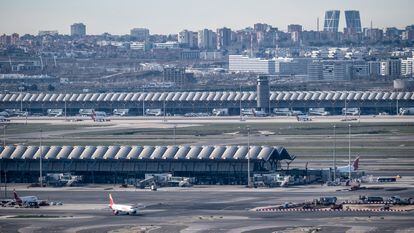 Vista panorámica del aeropuerto Adolfo Suárez de Madrid, en el distrito Barajas.