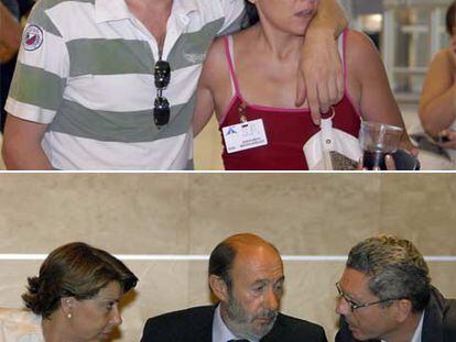 Arriba, familiares de víctimas en el aeropuerto de Barajas. Abajo, Magdalena Álvarez, Alfredo Pérez Rubalcaba y Alberto Ruiz Gallardón