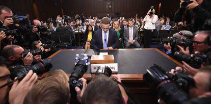 Mark Zuckerberg, fundador y consejero delegado de Facebook, testifica en el Congreso en EE UU el pasado abril. 