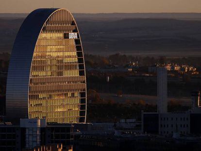 El edificio del BBVA, en el barrio de Las Tablas, en Madrid.