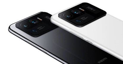 Nuevo Xiaomi Mi 11 Ultra en blanco y negro.