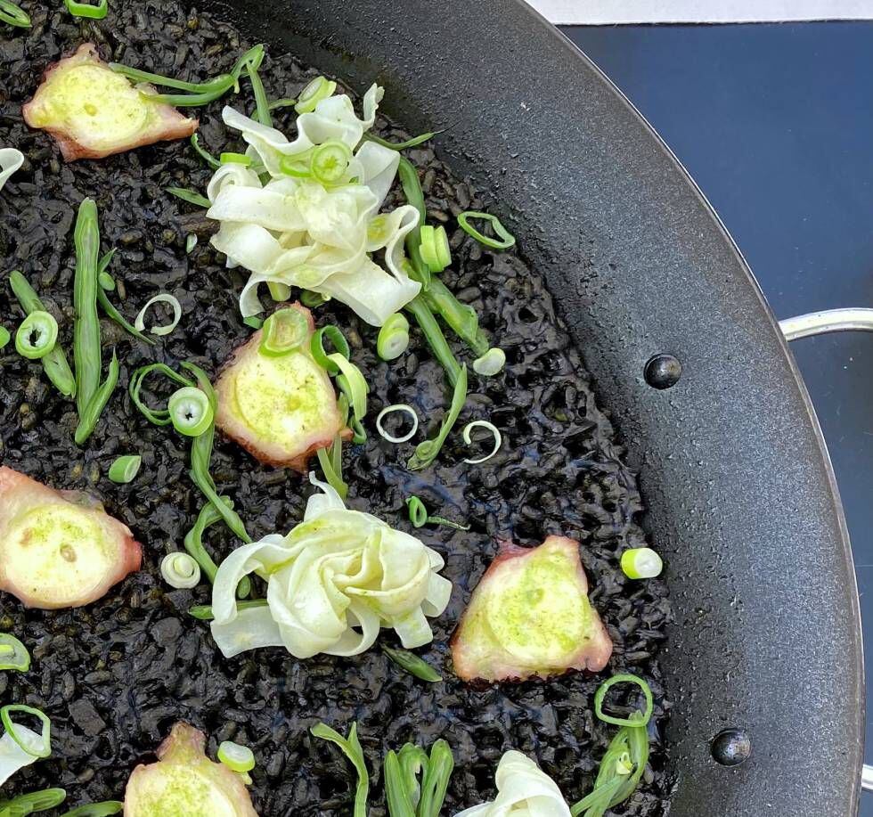 Arroz negro, receta del Jardin del Ritz. J.C. CAPEL