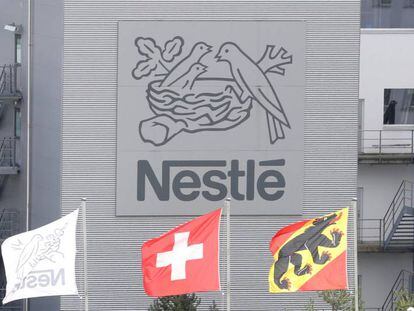 Nestlé logra su mejor primer trimestre desde 2010 tras subir los precios más de un 5%