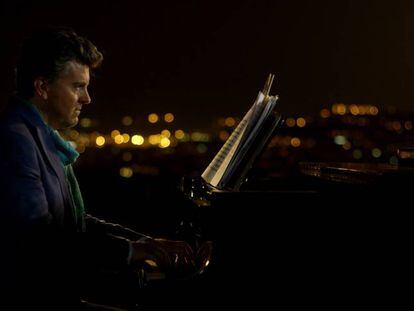 Ram&oacute;n Gener, al piano en una imagen de &#039;This is Opera&#039;.