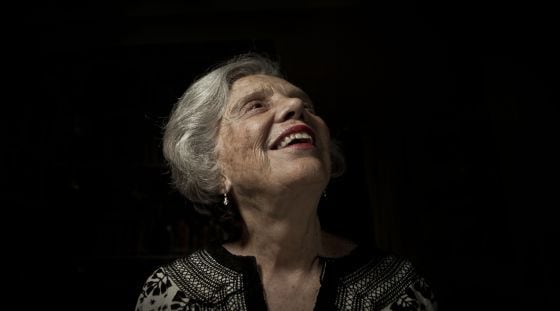 La periodista y escritora Elena Poniatowska, en un momento de la sesión fotográfica.