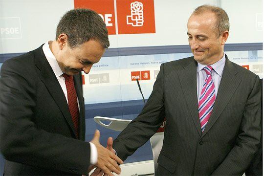 Zapatero designa a Miguel Sebastián como candidato a la alcaldía de Madrid, en 2007. 