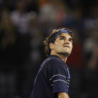 Federer, durante la final de ayer en Dubai ante Youzhny.